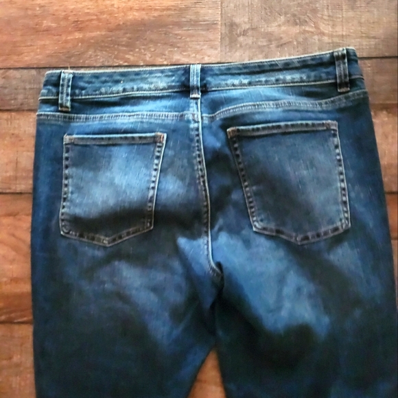 WHITE HOUSE BLACK MARKET CAPRI JEANS- SIZE 10 - Picture 7 of 8